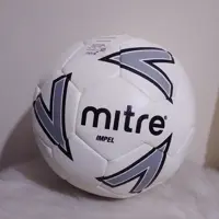 توپ چمن اصل mitre شناسنامه دار  برند معتبر 