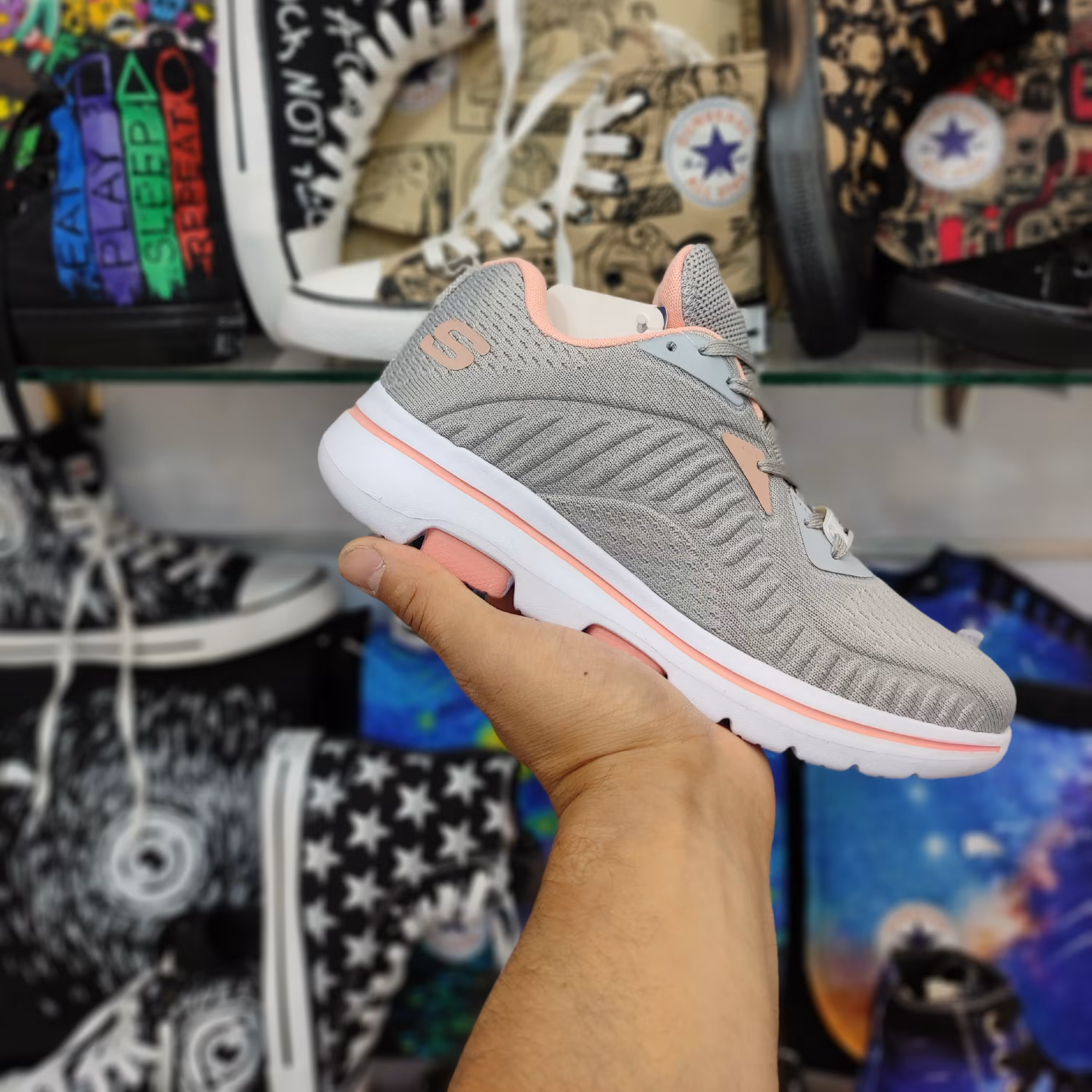 کفش اسکیچرز بافتی 