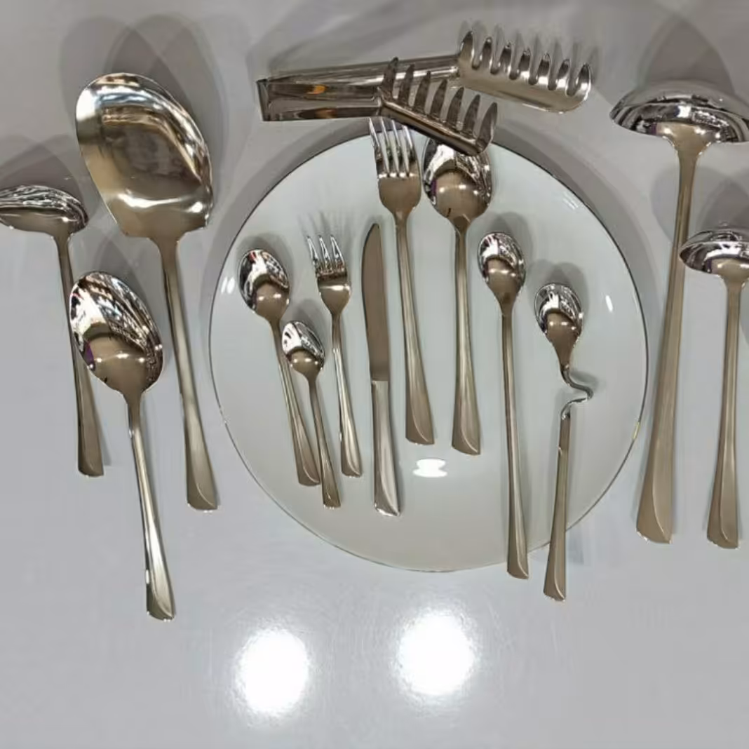 قاشق چنگال مارک یونیک 30نفر151پارچه 