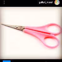 قیچی ابرو دسته صورتی