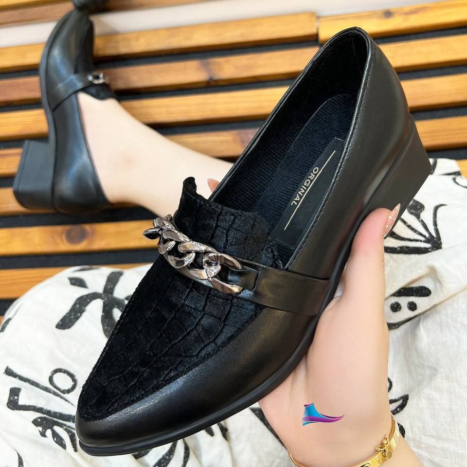 کالج مجلسی 
کد 850 
استاندارد 
مدل جدید 
کیفیت عالی
پاشنه 4 سانت
Size 37 ta 40