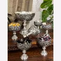 سرویس آجیل خوری قلمزنی آبکاری نقره سیاه قلم اسلیمی اعلا ، محصولی از با هم ست با برند عالی قاپو