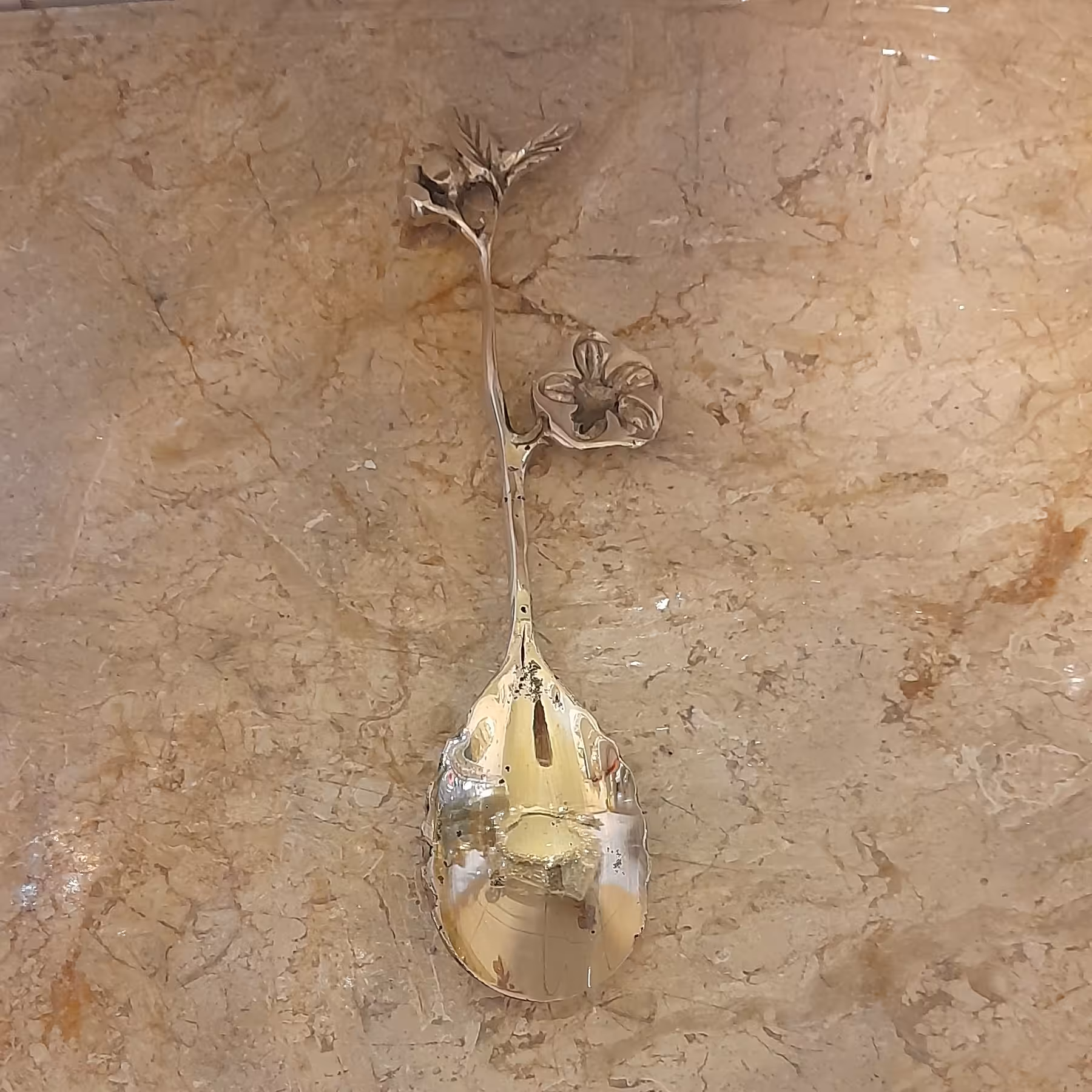 قاشق آجیل برنزی طرح گل 