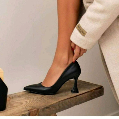 کفش پاشنه دار بزرگ پا