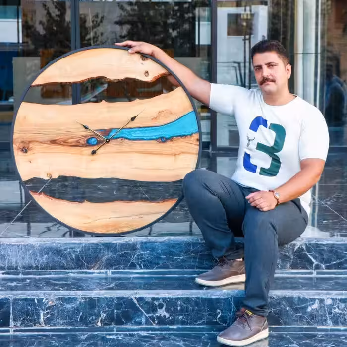 ساعت دیواری روستیک قطر70 سانت چوب خوش نقش ون ترکیب با رزین اپوکسی سبزآبی