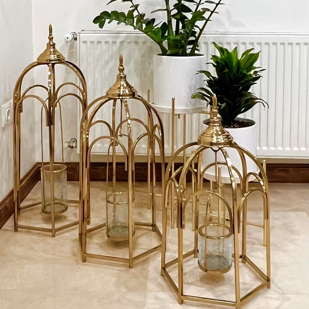 فانوس کنار سالنی بزرگ  رنگ فورتیک(طلایی)سه تیکه در سه سایز