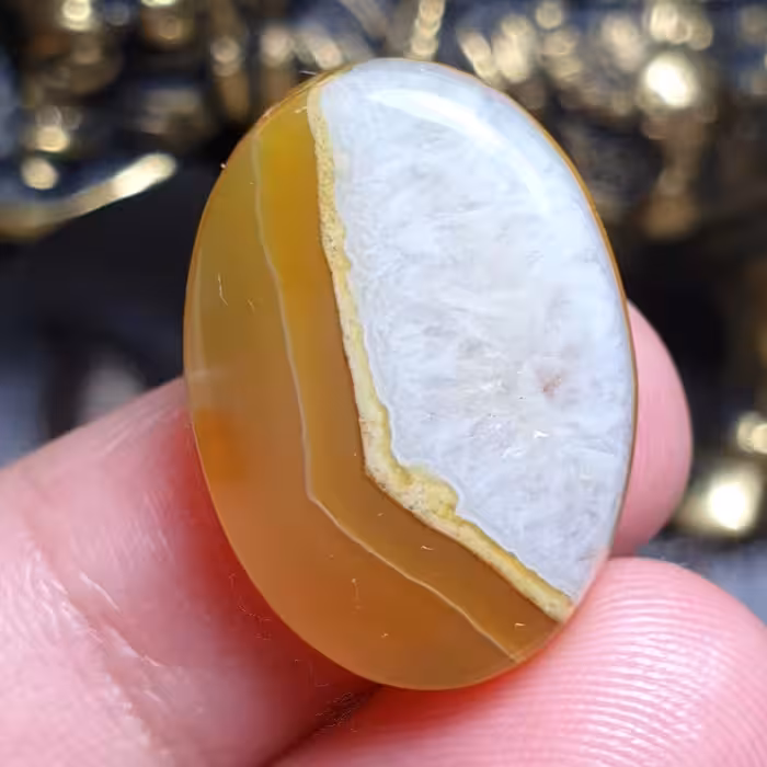 کد 32

نگین عقیق بسیار خاص ژئودی خراسانی اصل معدنی
