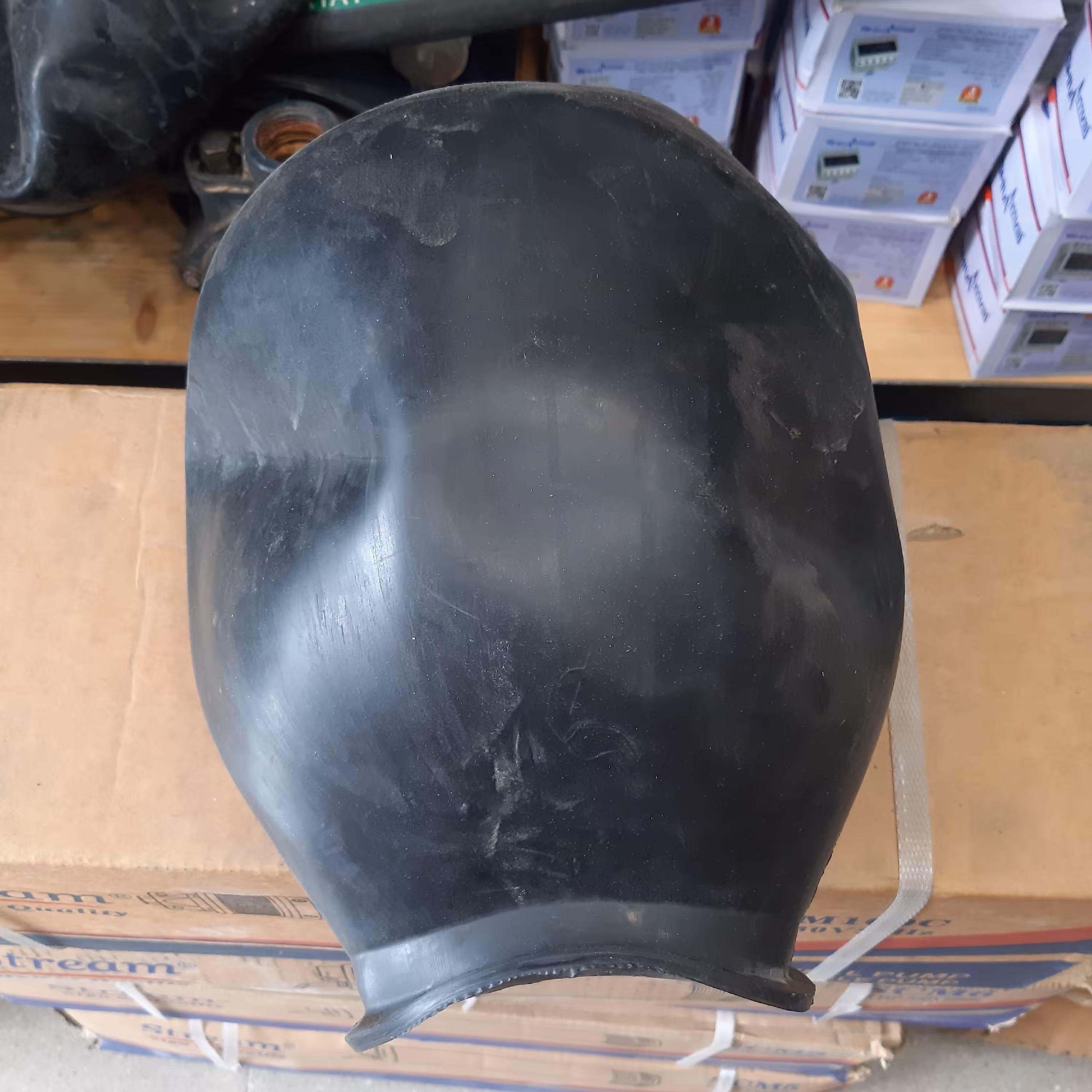 تیوپ منبع تحت فشار  24 لیتری ساخت ایتالیا دهانه ورودی 8 سانت 