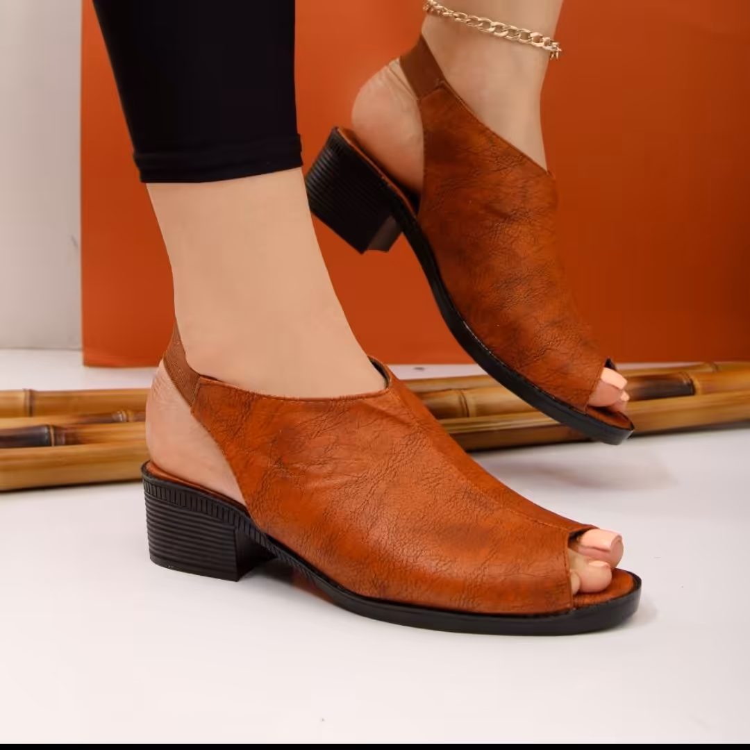 صندل جدید با جنس سوگو در رنگ مشکی و عسلی سبک و راحت با کیفیت