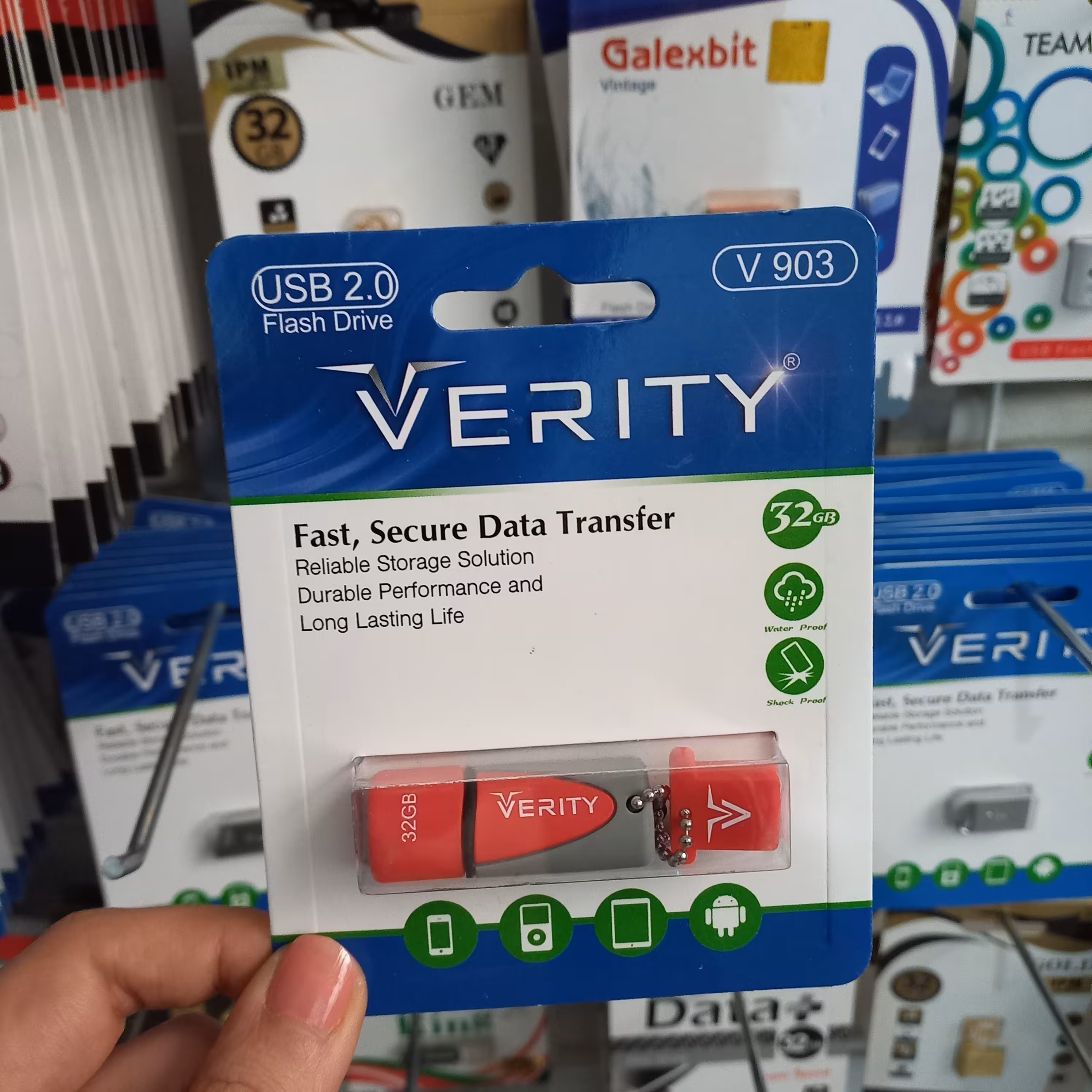 فلش 32گیگ وریتی VERITY V903 فلزی دارای گارانتی مادام هدیه بند فلش