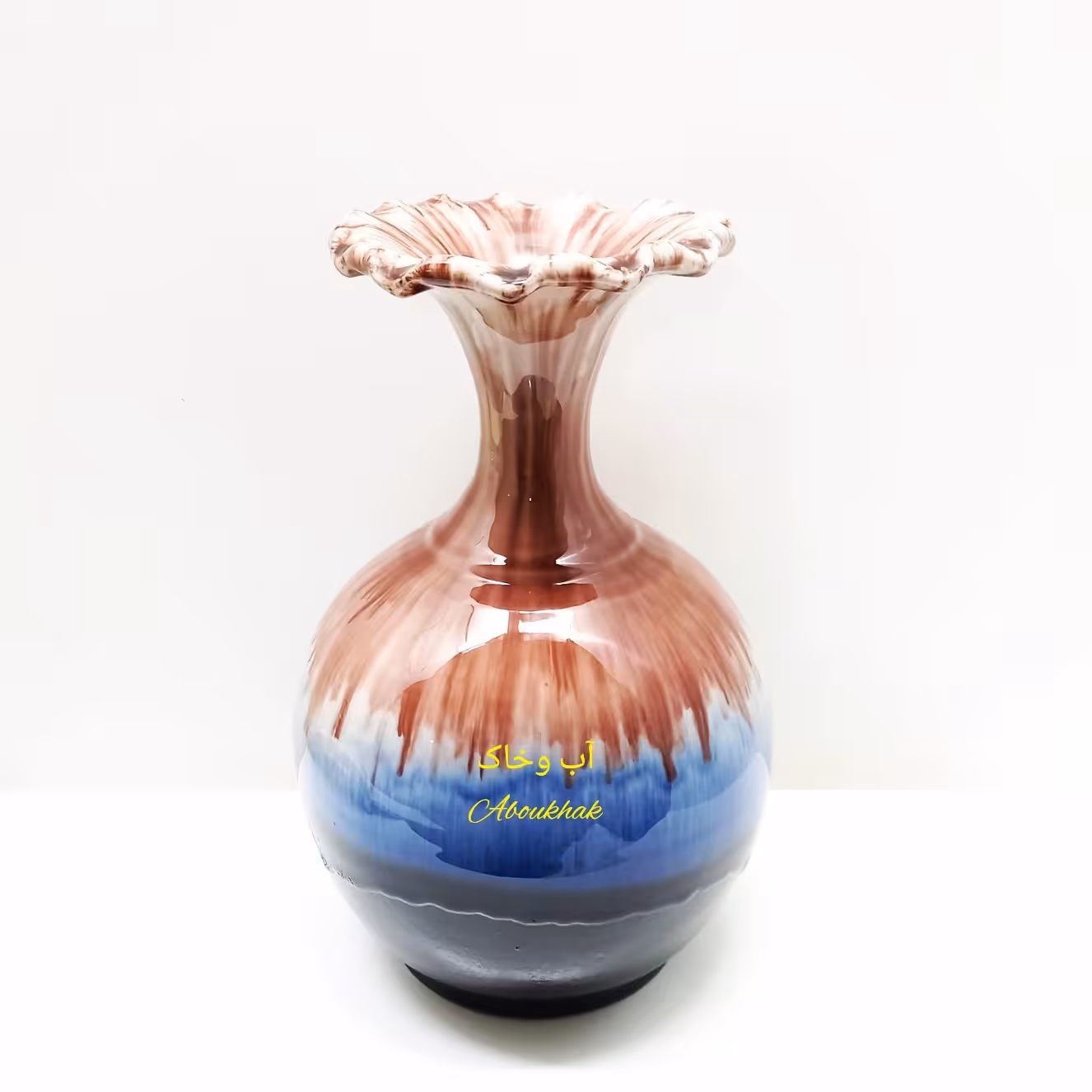 گلدان لب چین ، توپی اشکی 