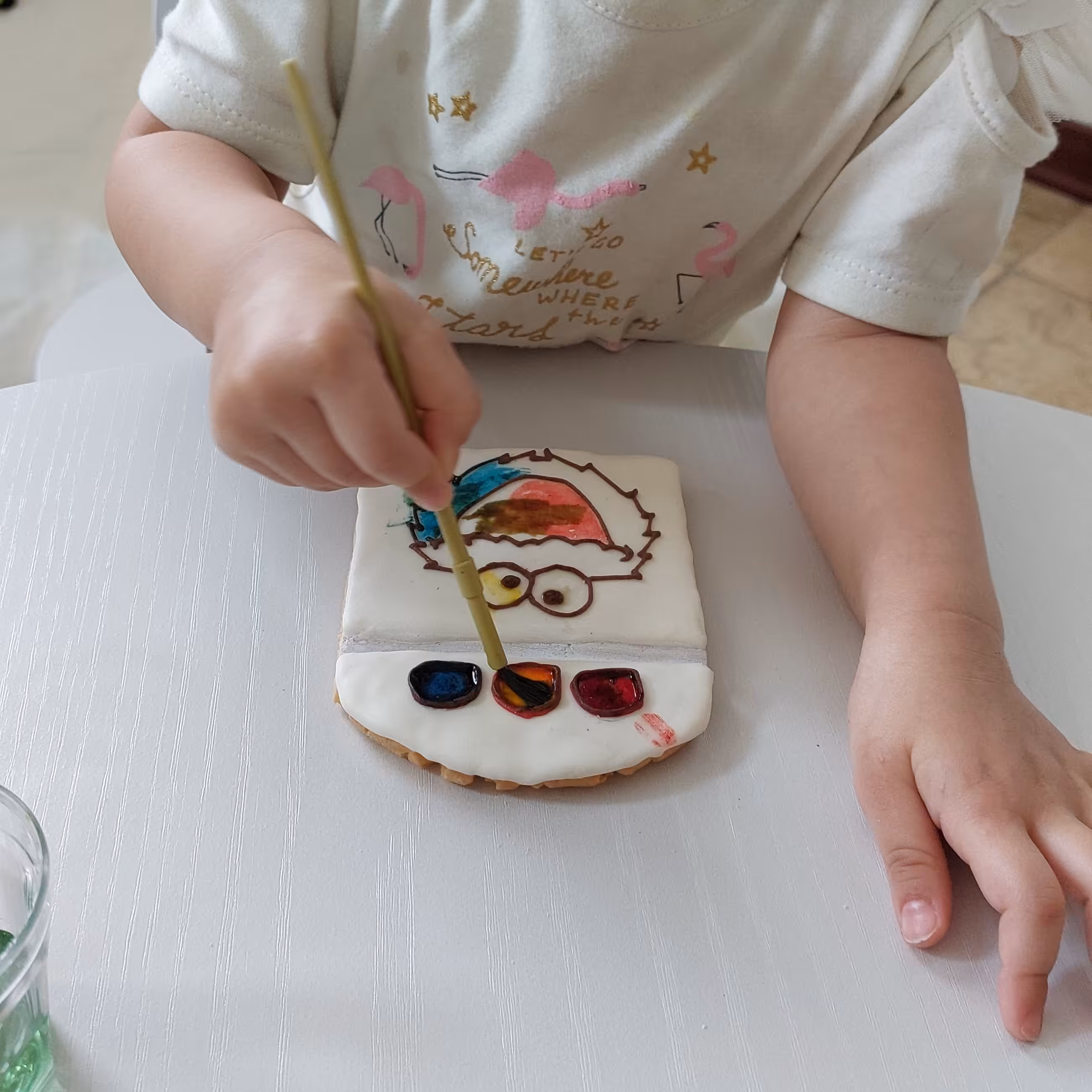 کوکی رنگ آمیزی کودکان کاملا خوراکی واز رنگهای خوراکی مرغوب ومواد اولیه مرغوب تهیه شده