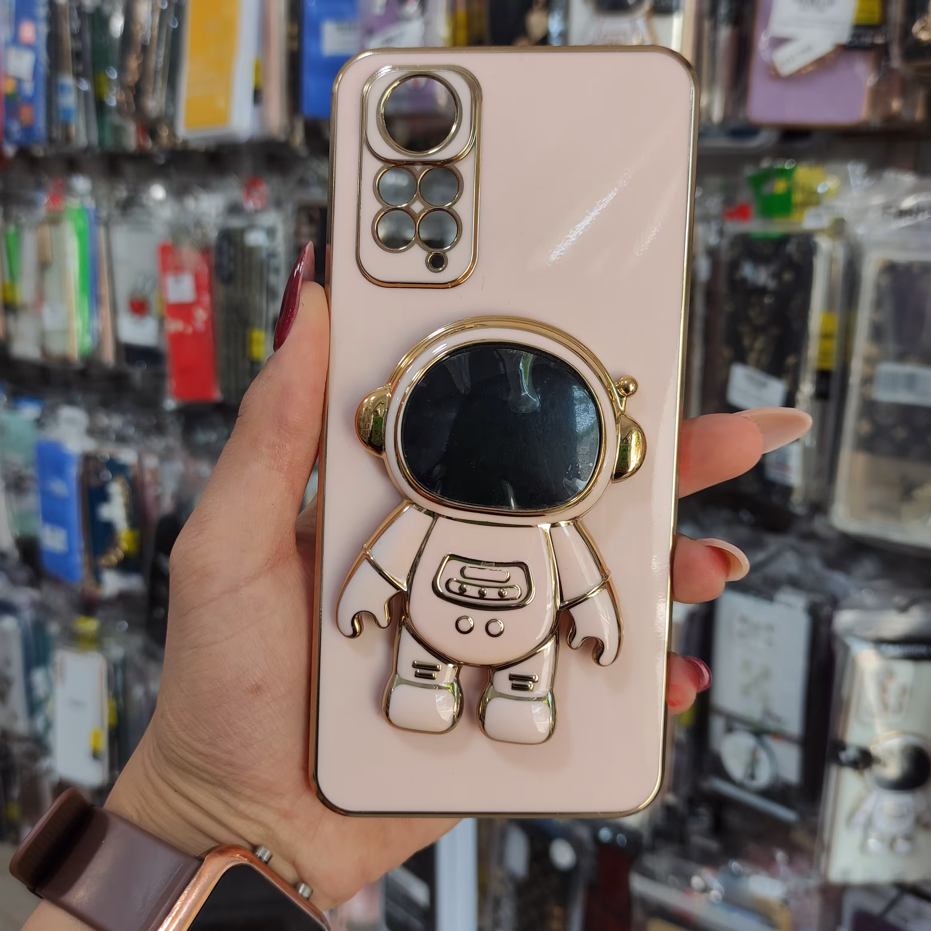 قاب گوشیnote11sقاب گوشیnote11قاب گوشی ادم فضایی قاب گوشی فضانوردی نوت11رنگ صورتی