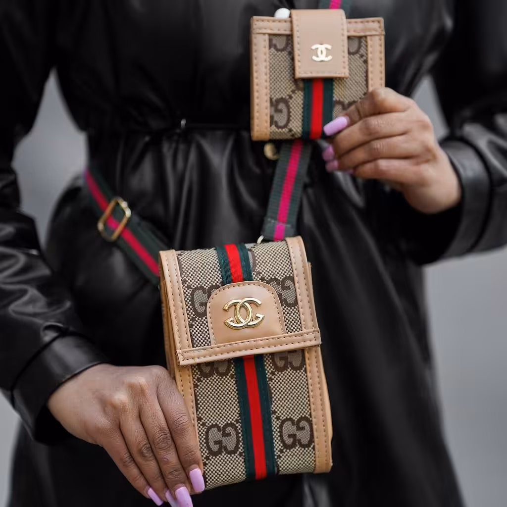 پاس جاموبایلی و جا کارتی 