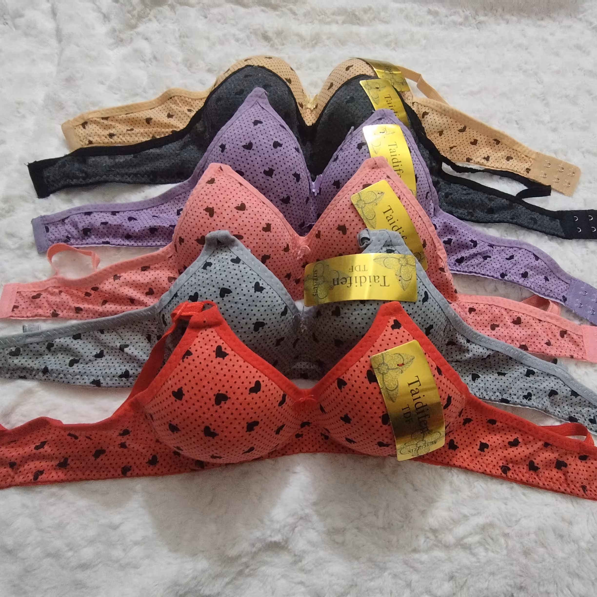 سوتین بچگانه 