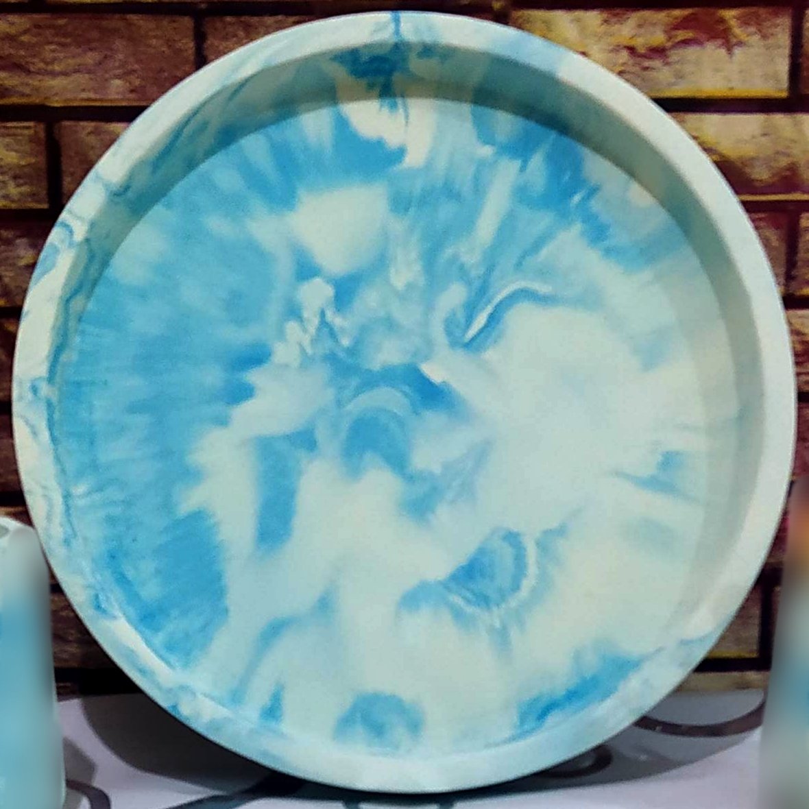 سینی گرد طرح ابر و باد آبی آسمانی 