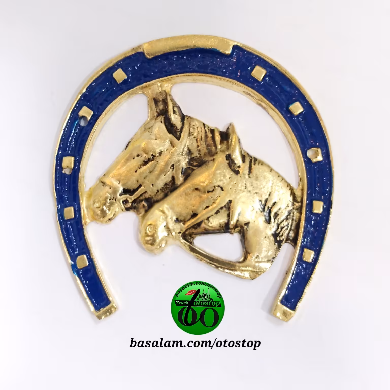 نعل اسب جلو پنجره تزئینی مناسب خودروهای سواری و ماشین های سنگین جنس برنجی سایز 8 سانت طرح دو اسب با نوار دور سرمه ایی 