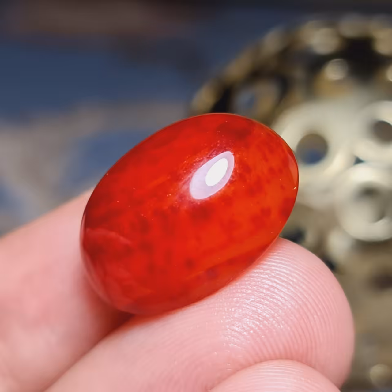 نگین فوق العاده زیبای عقیق آبنباتی بسیار خوش رنگ و خوش طرح اصل معدنی
کد  24202
