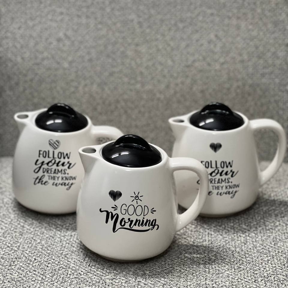 قوری تکست دار سفید