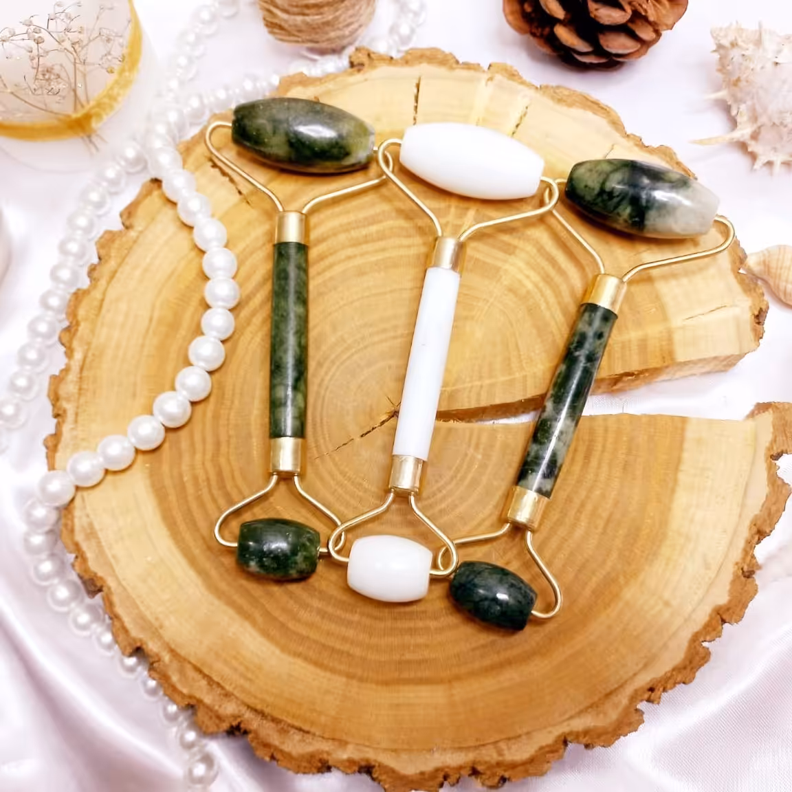 ماساژور صورت جیدرولر jade Roller جعبه دار

