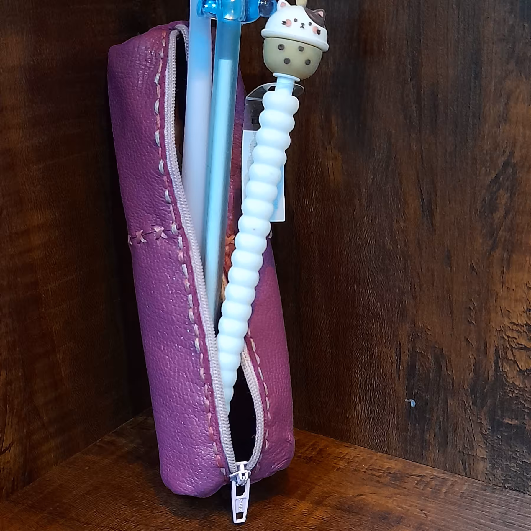 چرم طبیعی دست دوز دیبا جامدای (کد210)