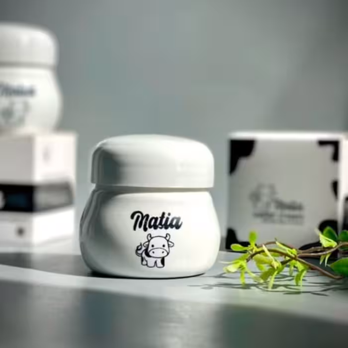 کرم آبرسان 75 گرمی عصاره شیر گاو مغذی پوست جذب سریع و خوشبو