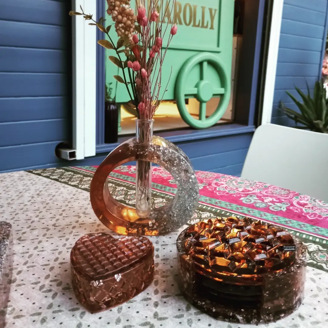زیر لیوانی جنس رزین وارداتی شیک و زیبا پک چهار عددی به همراه هولدر در رنگهای مختلف
