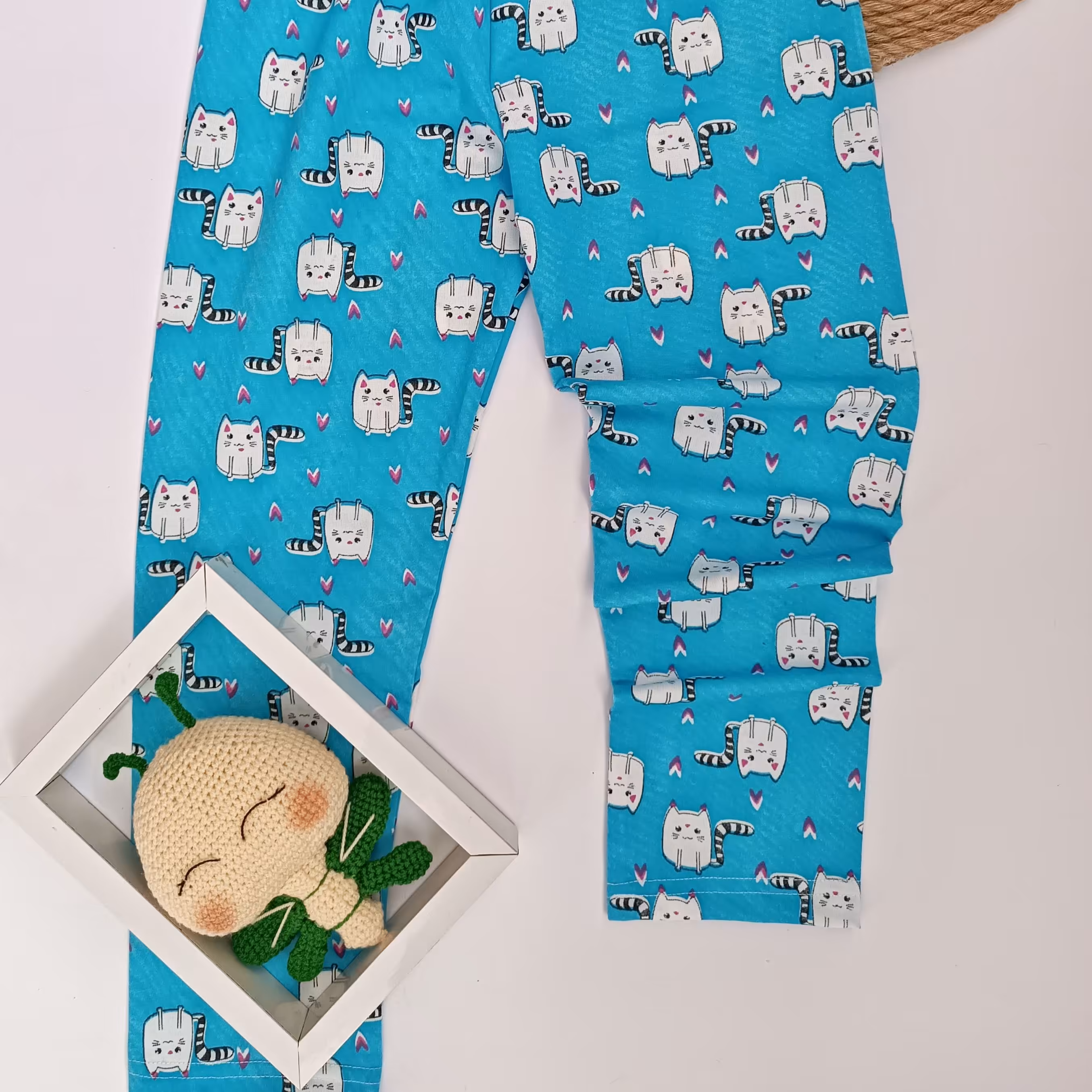 شلوار  راحتی دخترانه دارای سایز بندی و رنگ بتدی    