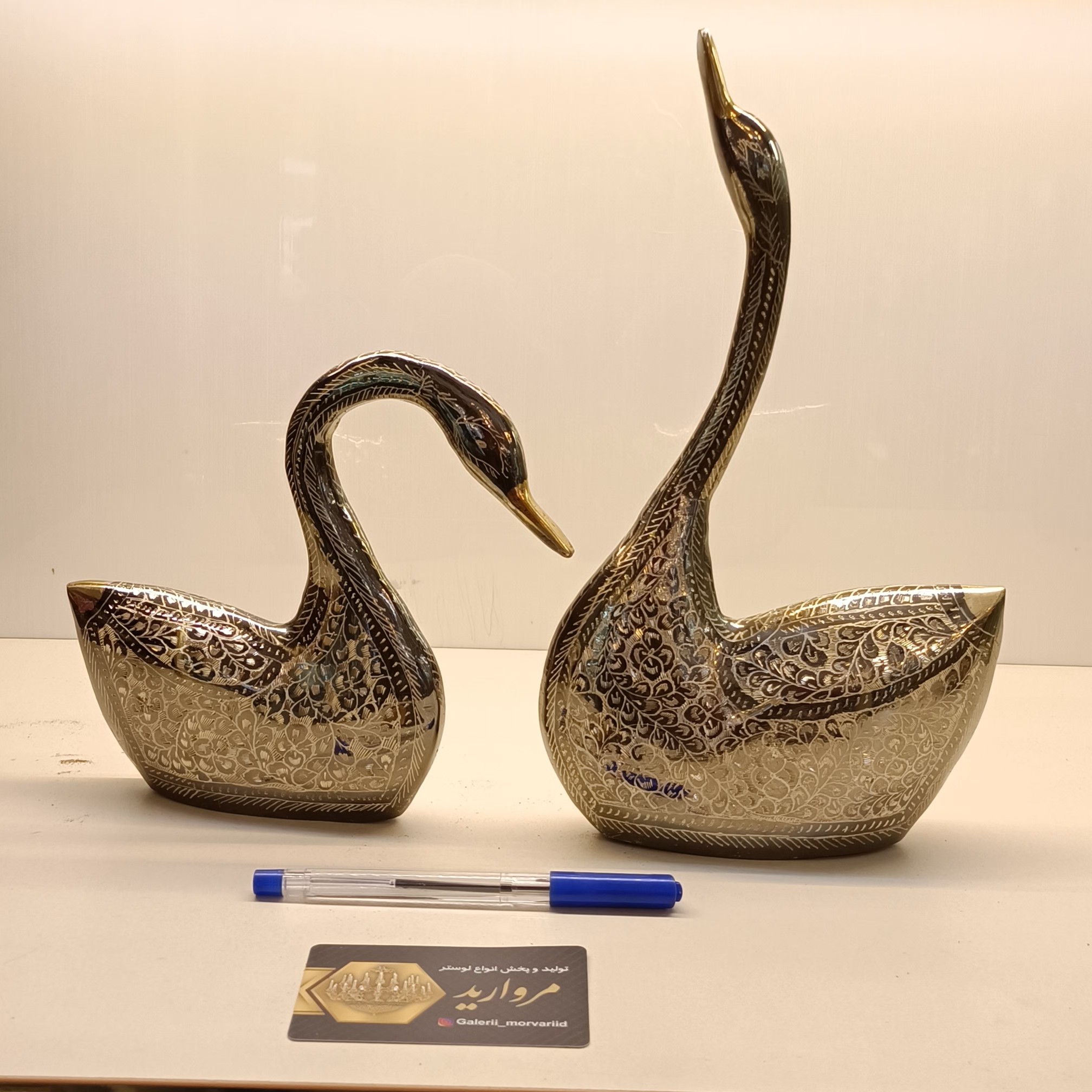 مجسمه قو برنجی مجسمه درنا برنجی دکوری برنجی مجسمه برنزی دکوری برنز