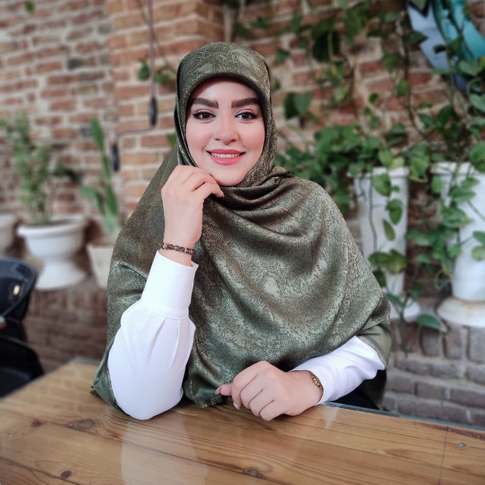 روسری دورو لمه دار وارداتی نخ ابریشم ژاکارد قواره 140 رنگ سبز یشمی پوست ماری