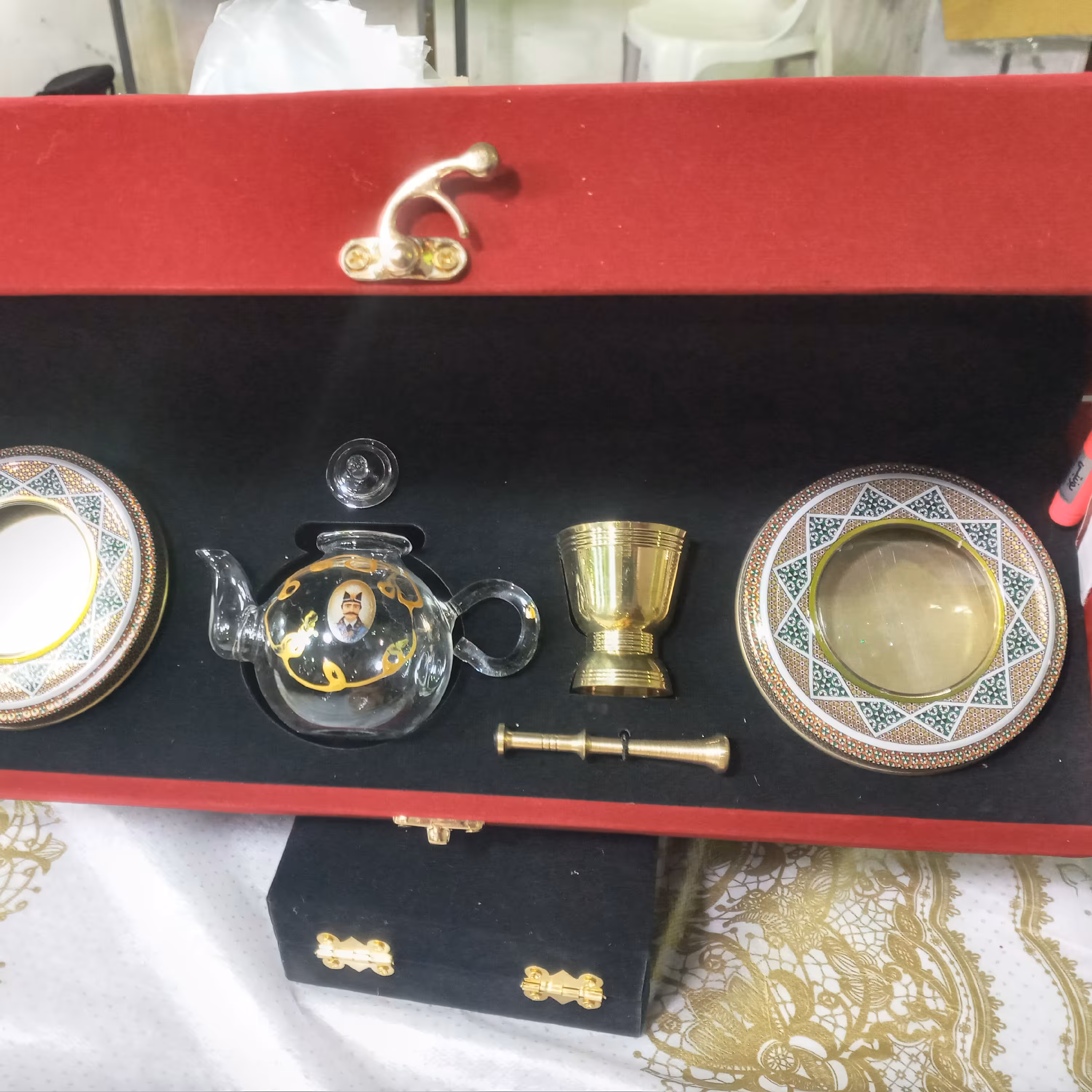 باکس زعفران با قوری و هاون و 1مثقال زعفران نگین و 1مثقال هل