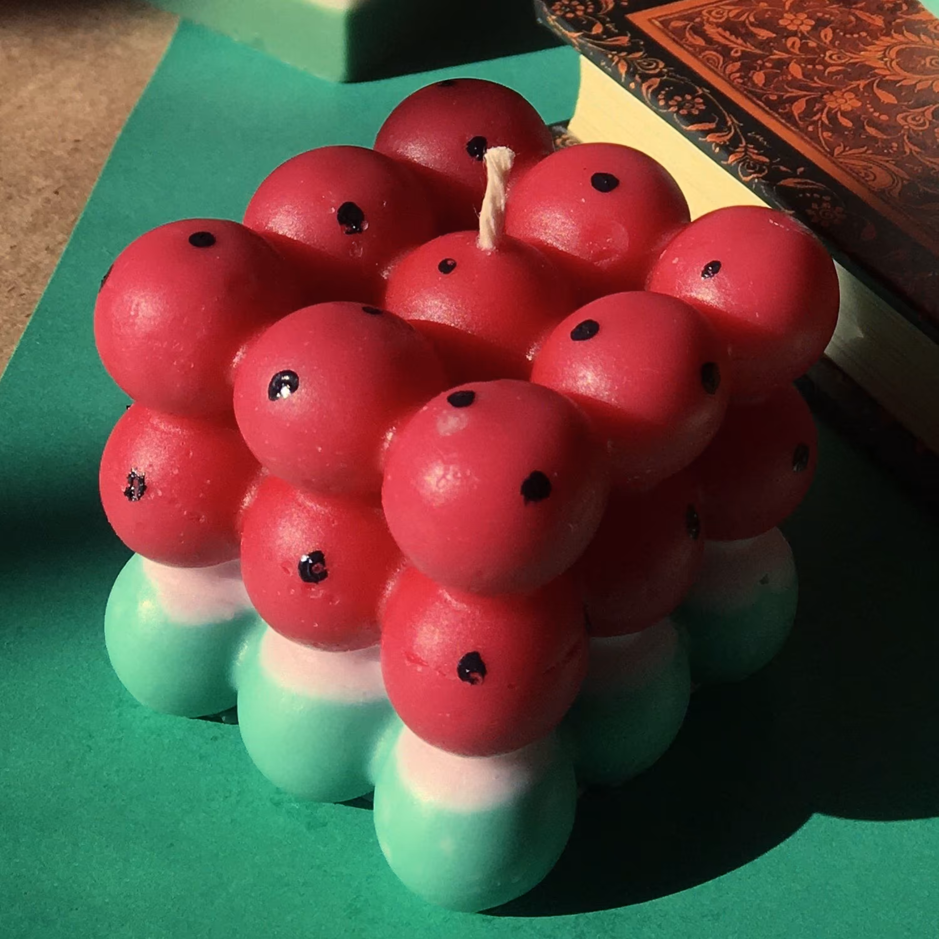 شمع دستساز طرح روبیک یلدایی طرح هندوانه ای