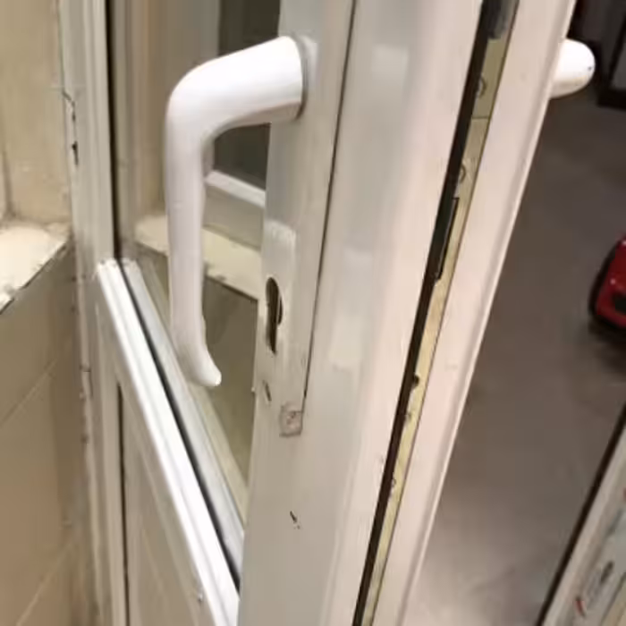 دستگیره درب دوجداره  بالکن 