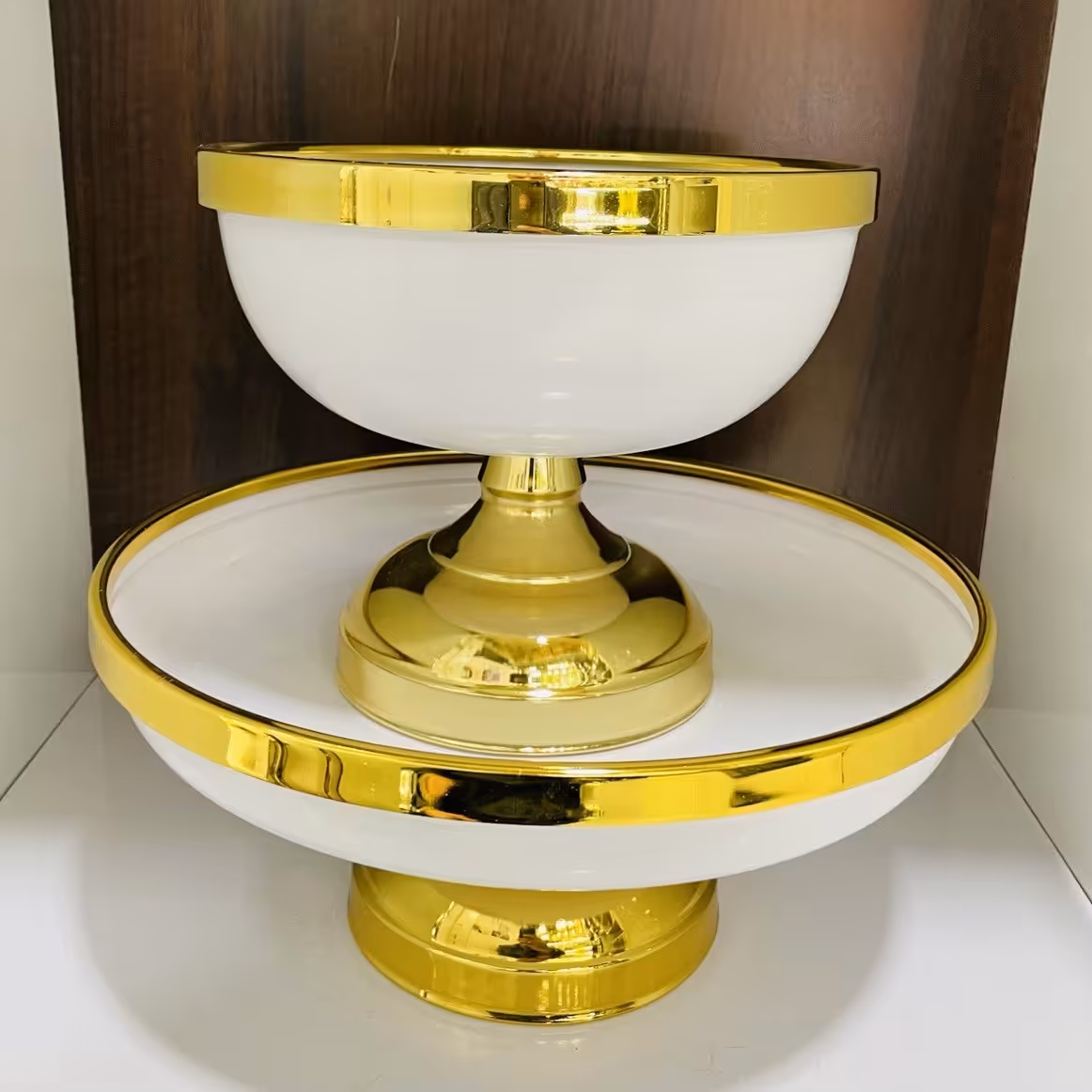 سرویس پذیرایی فلزی 4 تیکه سفید و طلایی  