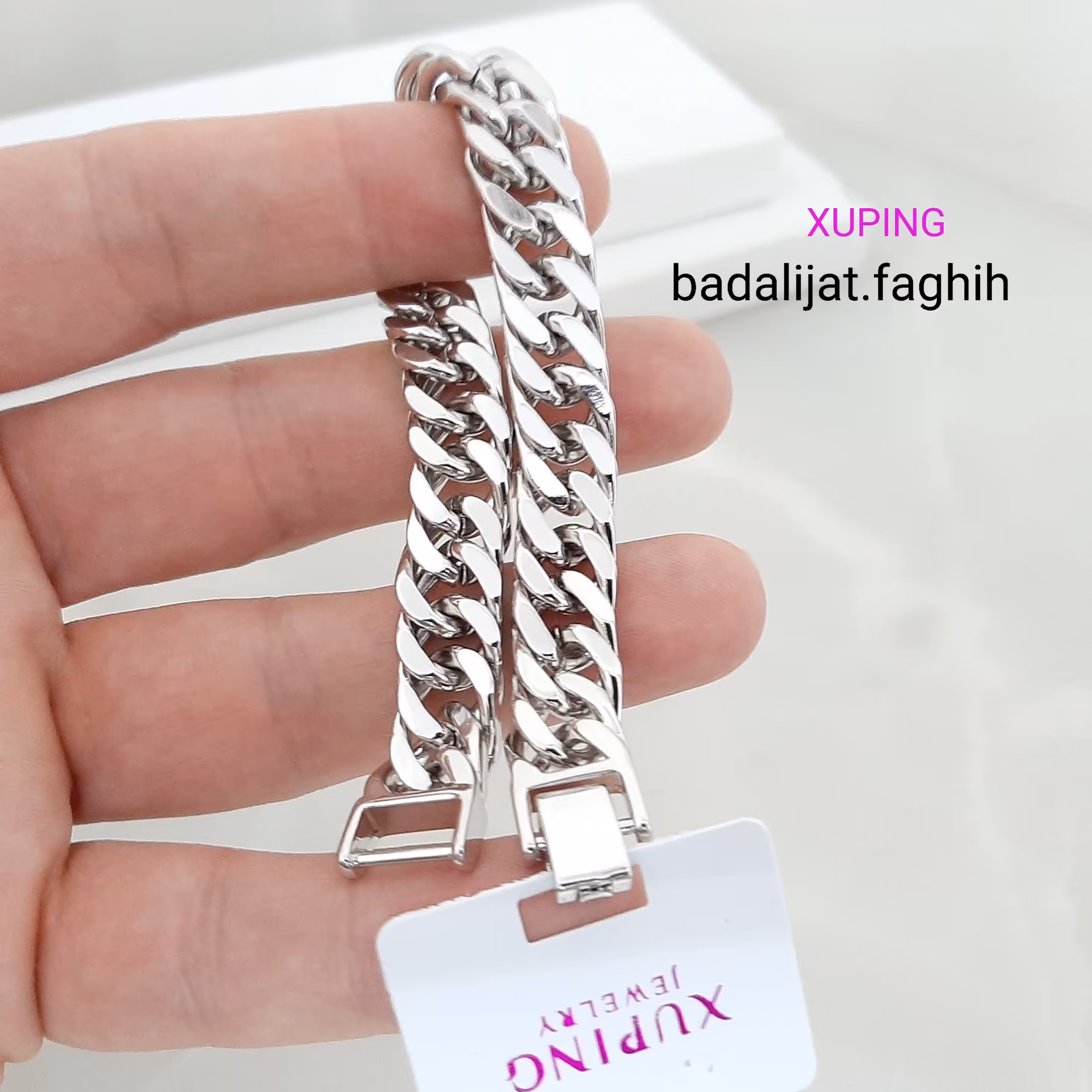 دستبند کارتیر برند ژوپینگ فوق العاده شیک و حک خورده کاملا رنگ ثابت و با آبکاری طلا سفید 