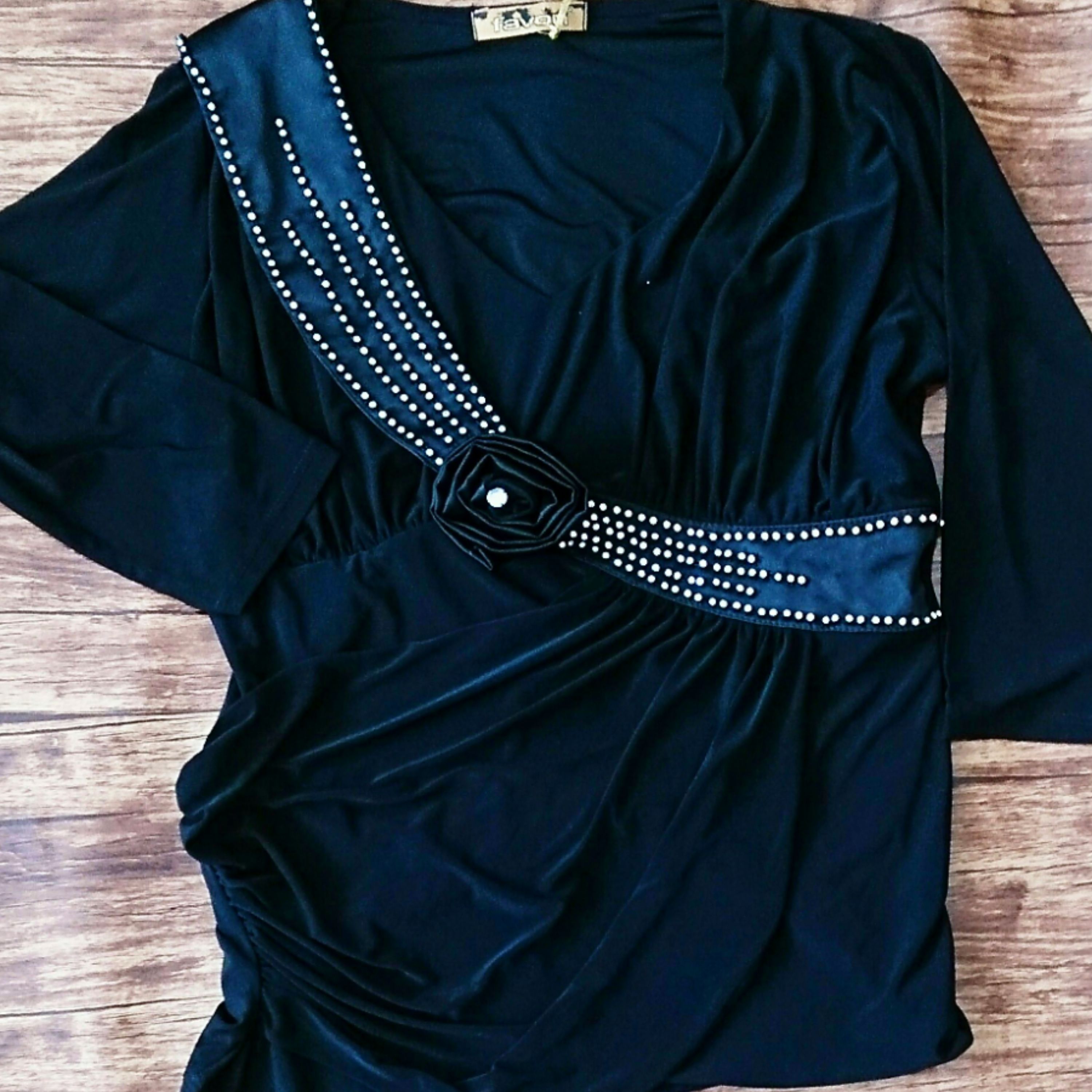 بلوز زنانه مشکی سنگدوزی مجلسی کد 899