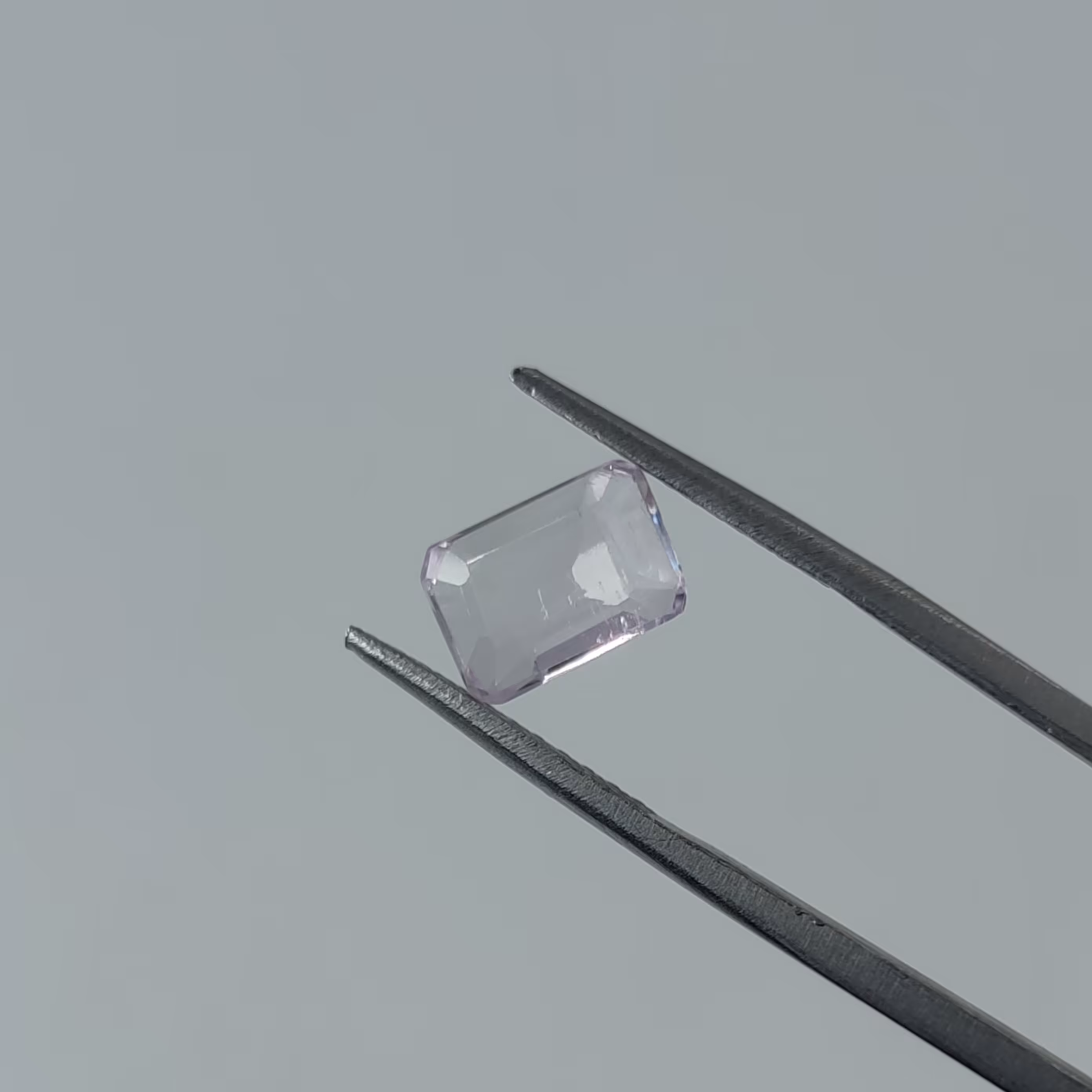 نگین سنگ کونزیت یا کنزایت معدنی کشور افغانستان    