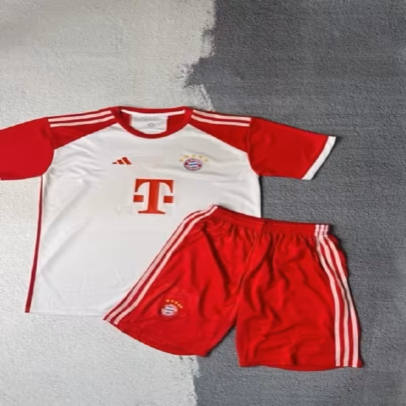 لباس اول بایرن مونیخ 2024 بچگانه ( پیراهن و شورت )
