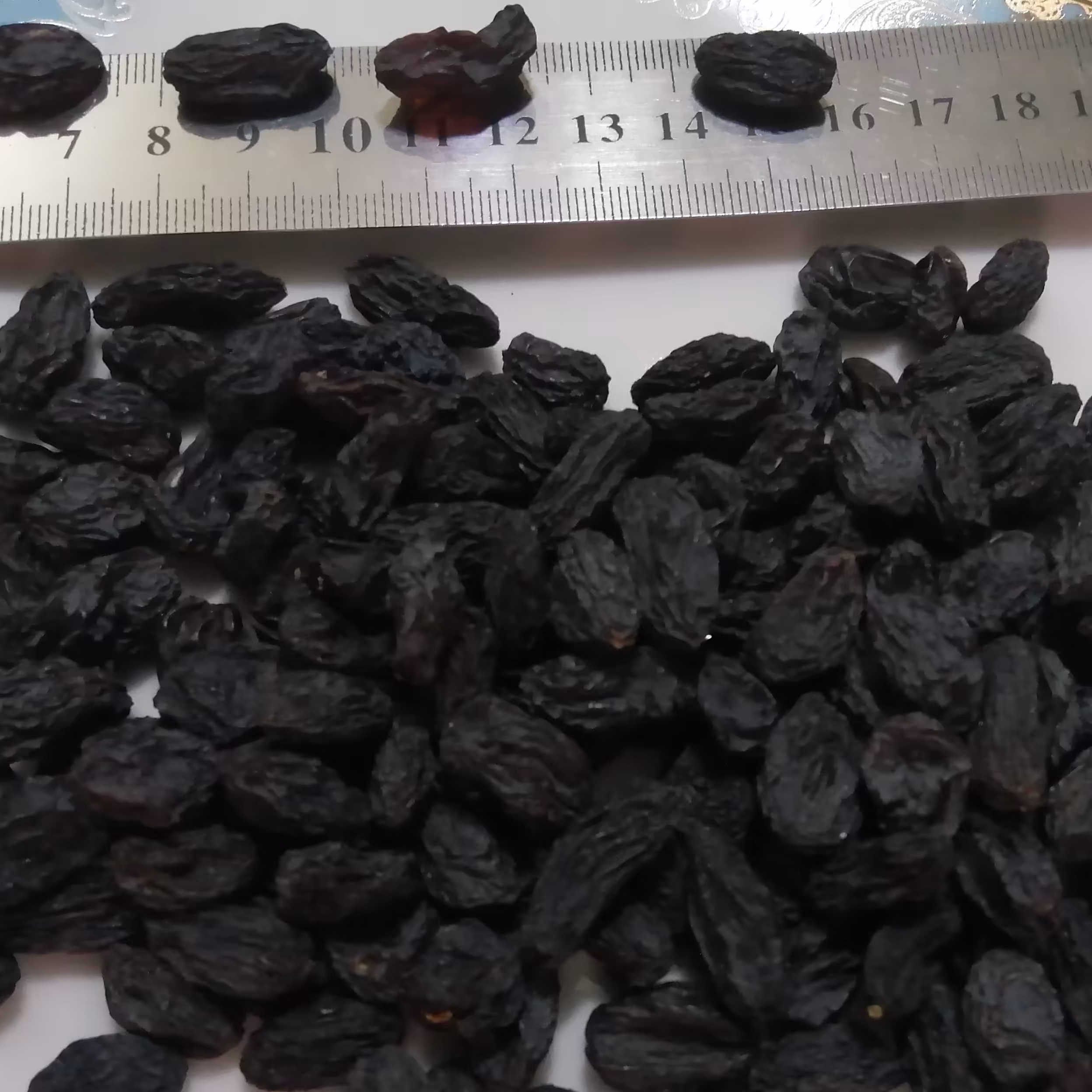 مویز  ممتاز مشکی یک بسته بندی نیم کیلویی بدون هسته و گوشتی