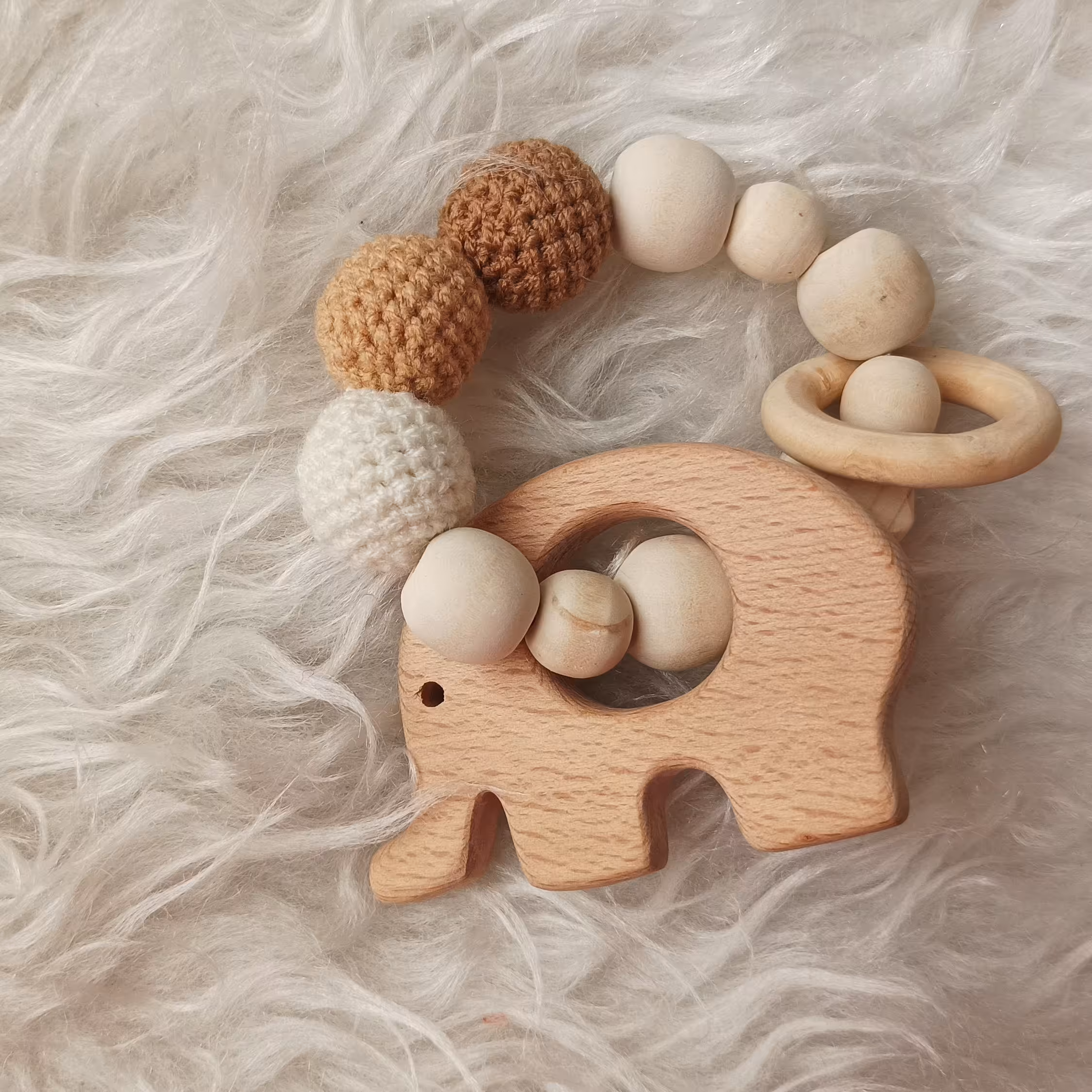 دندونی یا دندونگیر  جغجغه کودک  ترکیب چوب و بافت مناسب سیسمونی