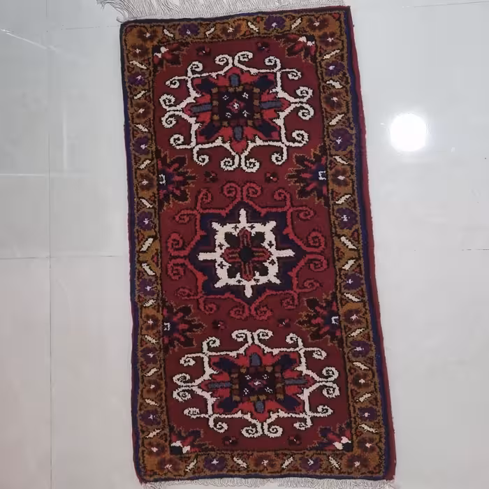 فرش دستبافت  ریز نقش  کاری ناب و عالی در ابعاد 114در 62 