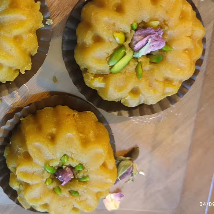 حلوا  سوهان بافت بسیار نرم و لطیف بسیار خوش مزه  تو دهن آب میشه 