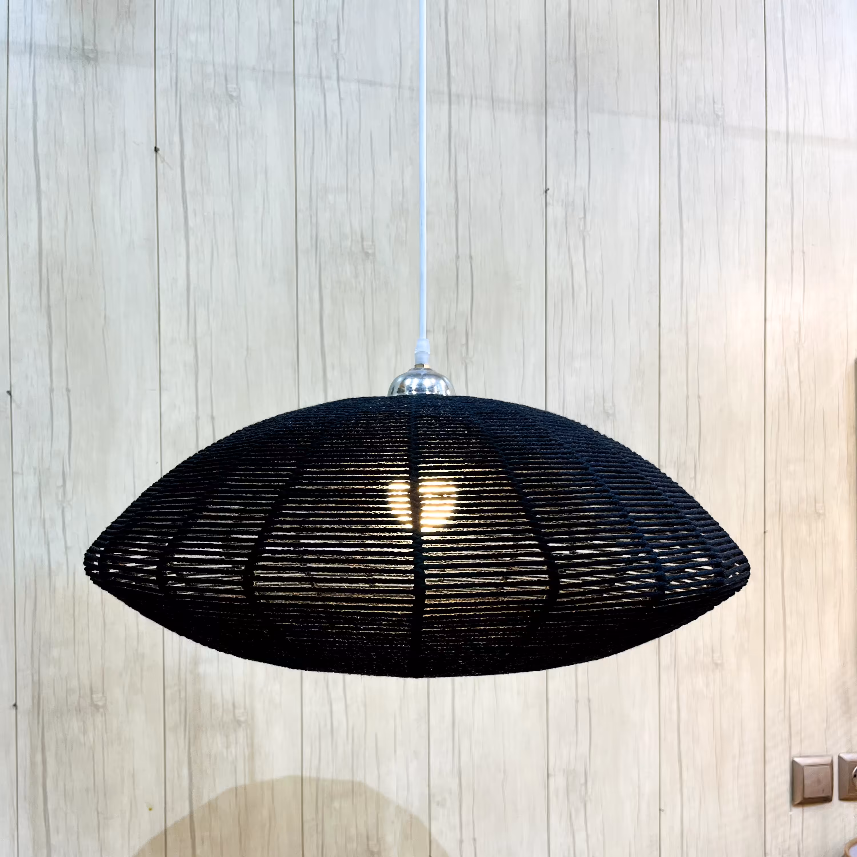 چراغ آویز مدل سفینه ای بافته شده با نخ کتان با قطر 40 سانتی متر کد PL103