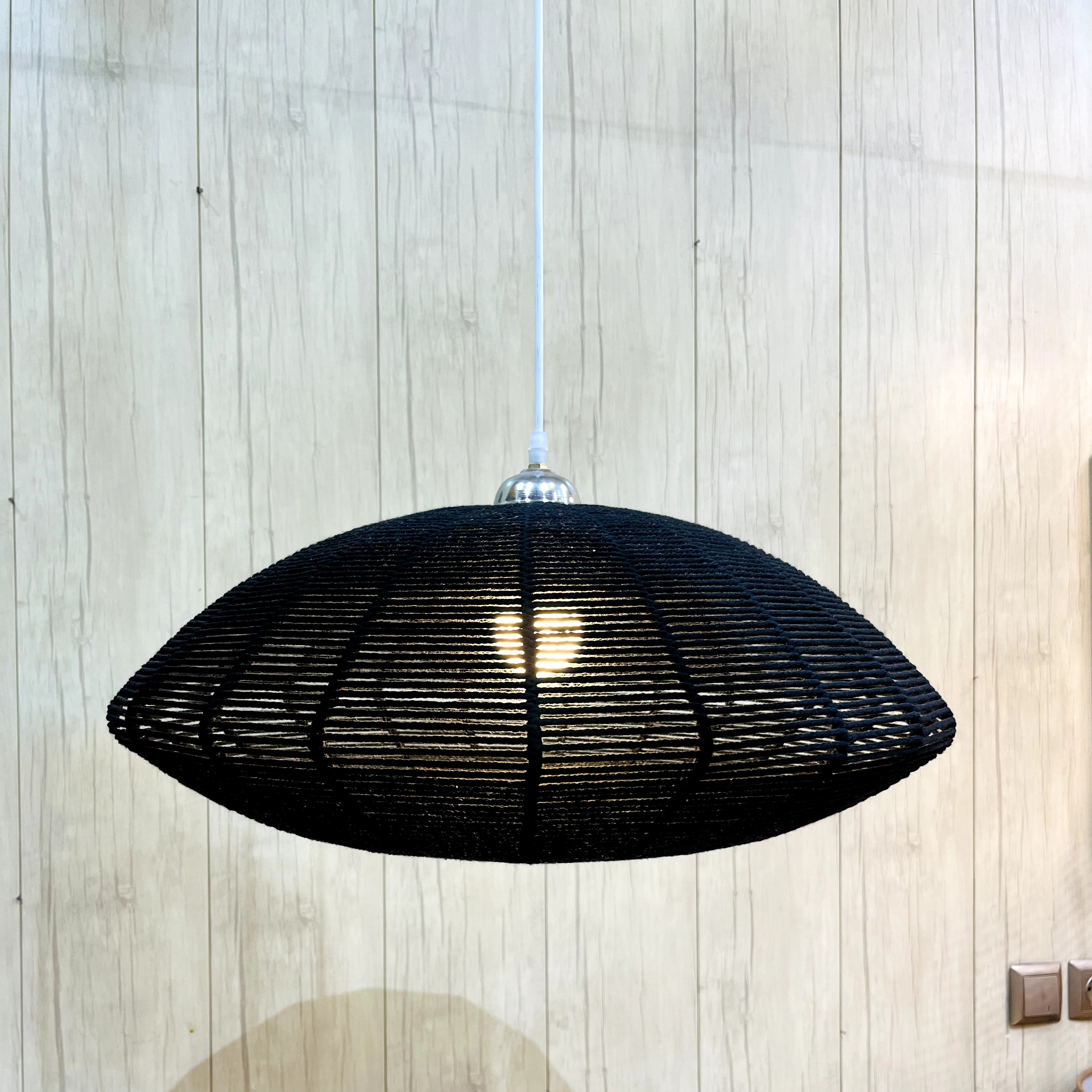 چراغ آویز مدل سفینه ای بافته شده با نخ کتان با قطر 40 سانتی متر کد PL103