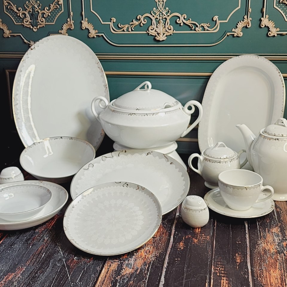 سرویس چینی 90پارچه اقتصادی مقصود هزینه ارسال به عهده مشتری محترم