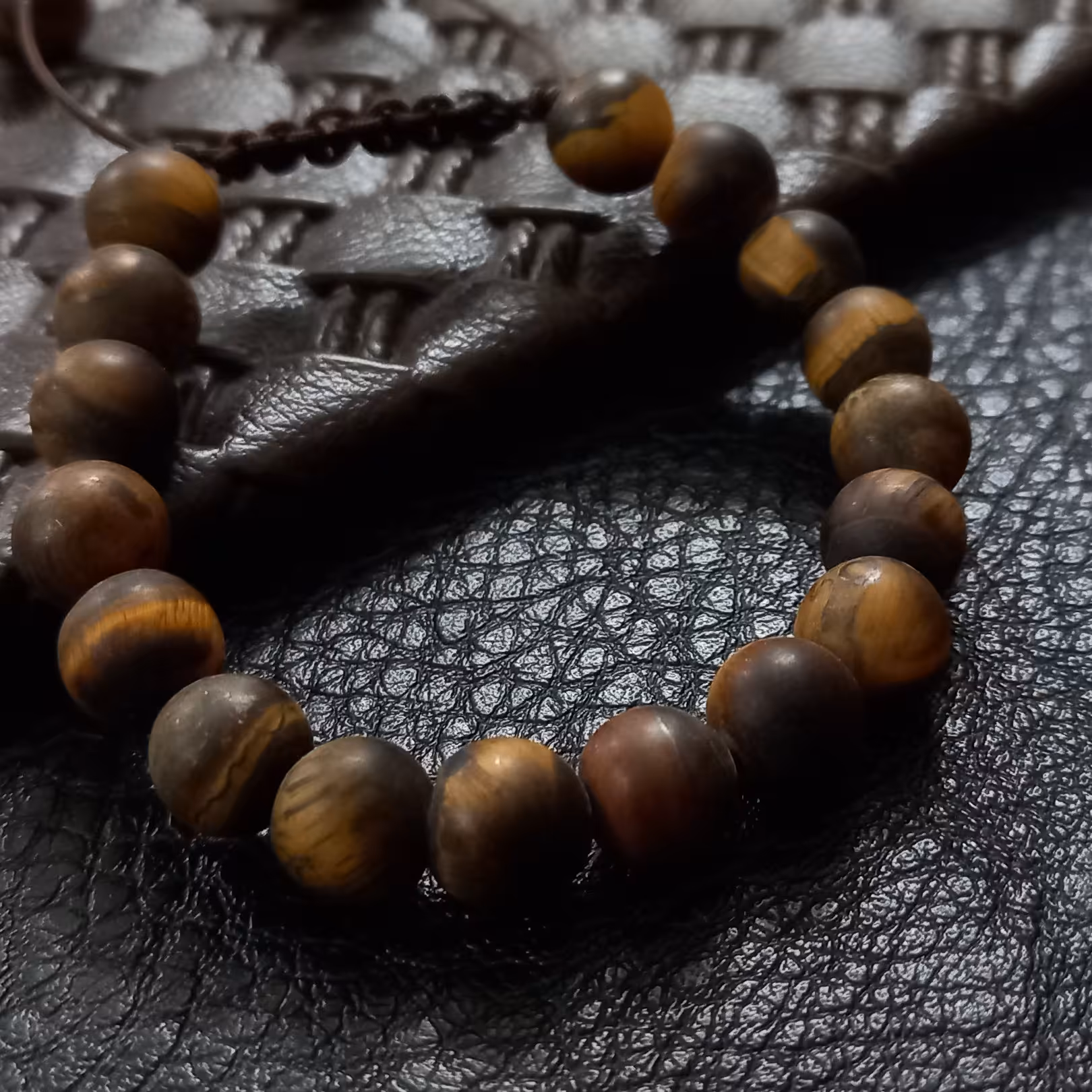 دستبند سنگی تایگر