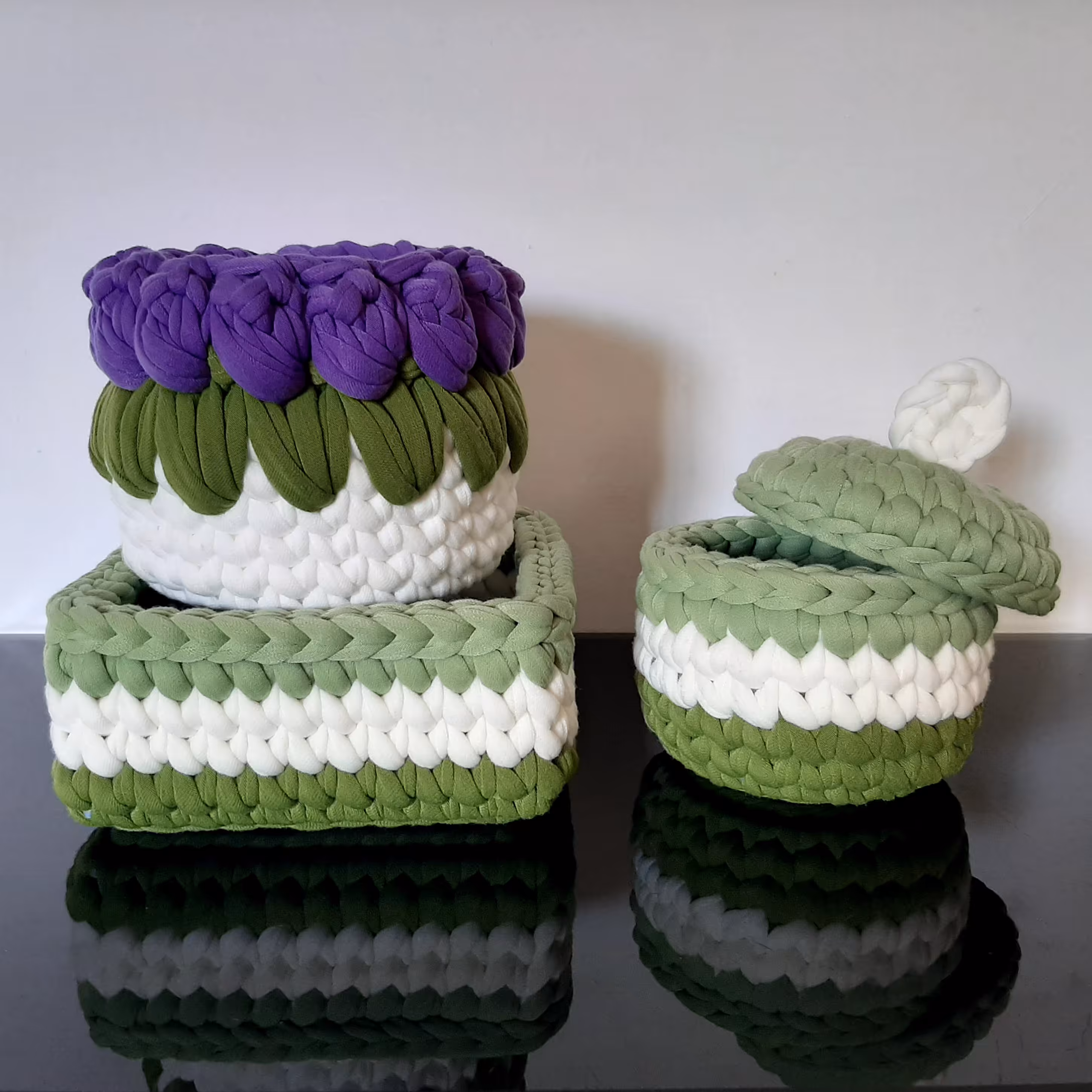 باکس ست گندمی و گل لاله