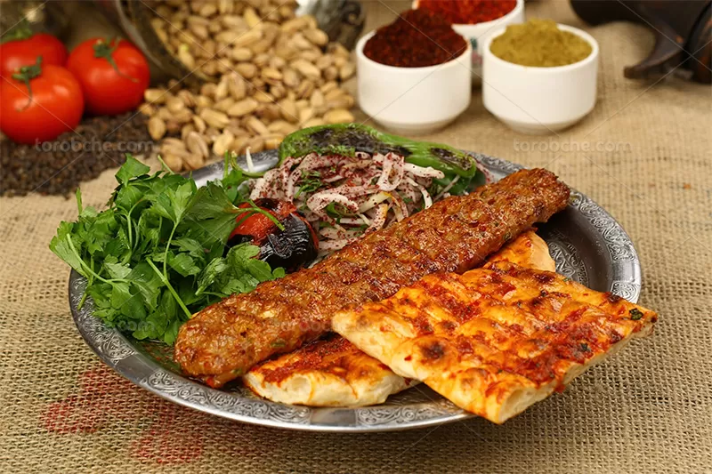 عکس سینی کباب با نان | گرافیک با طعم تربچه