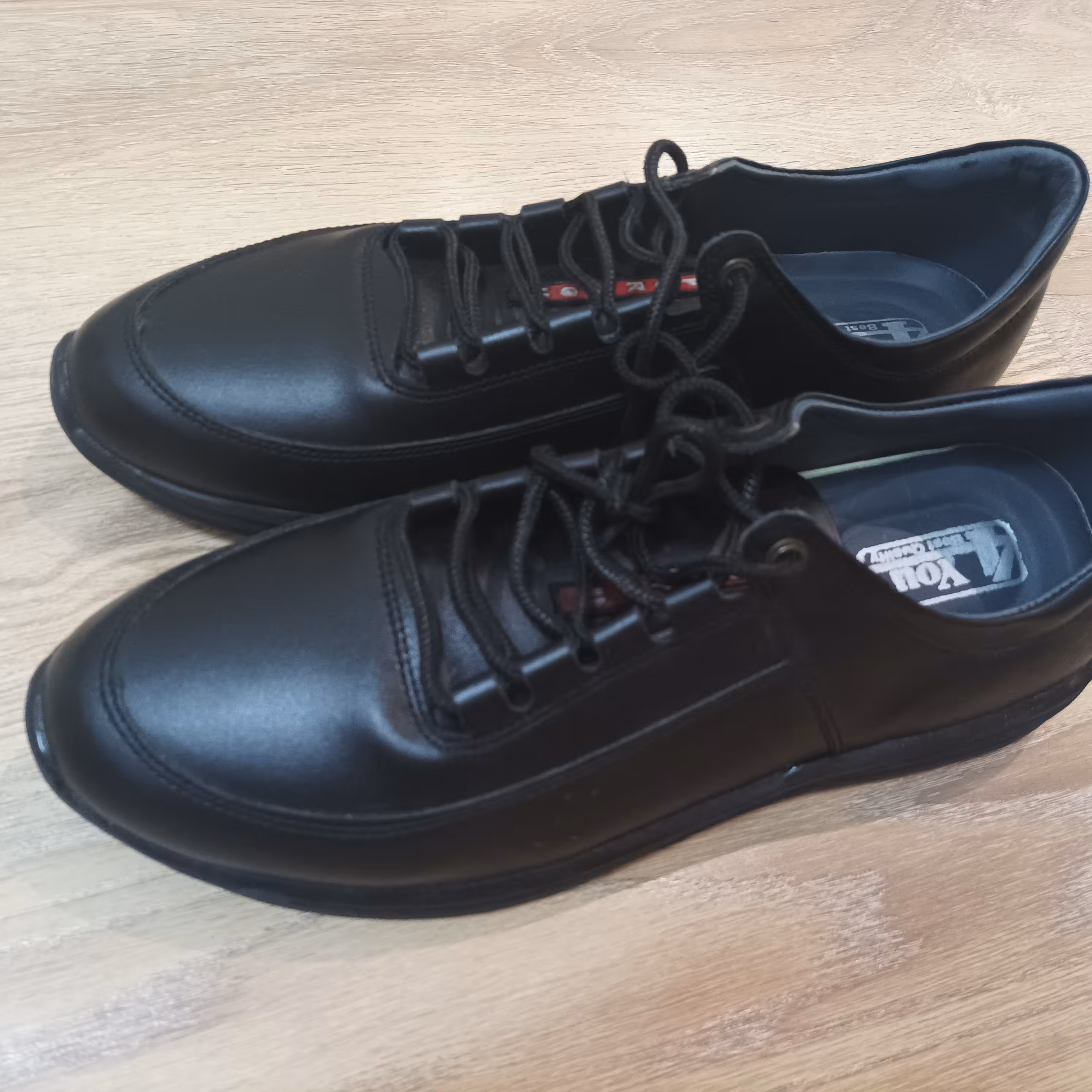 کفش چرم مصنوعی