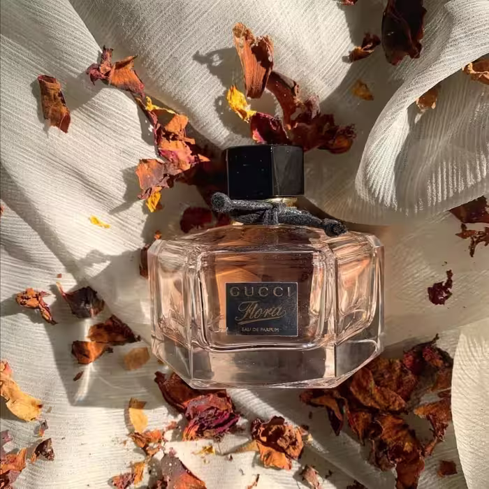 عطر گوچی فلورا زنانه 10میل گرمی 20000تومان